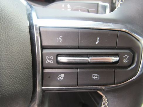 Used 2025 GMC Acadia Denali w/ LPO, All-Weather Package AWD/4WD image 15