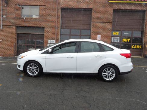 Used 2017 Ford Focus SE w/ Cold Weather Package FWD image 2