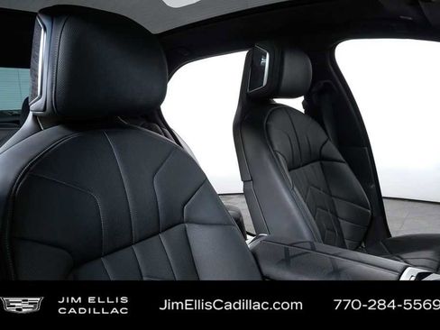 Used 2023 BMW 760i xDrive AWD/4WD image 22