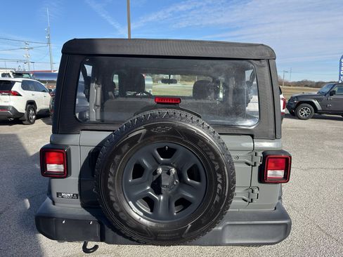 Used 2021 Jeep Wrangler Sport image 6