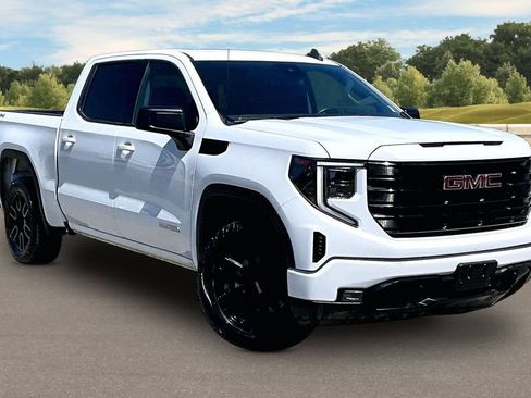 Used 2022 GMC Sierra 1500 Elevation AWD/4WD image 2