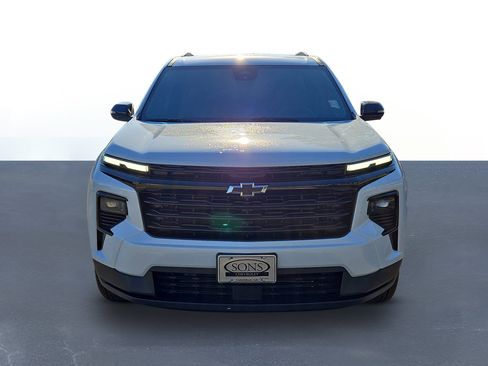 New 2026 Chevrolet Traverse LT image 2