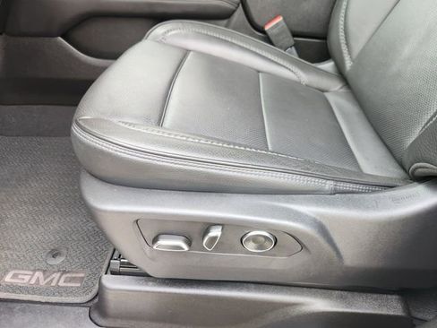 Used 2025 GMC Yukon Denali AWD/4WD image 22