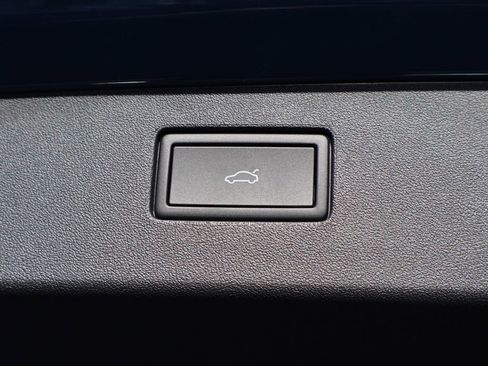 New 2026 Volkswagen Tiguan SE image 20