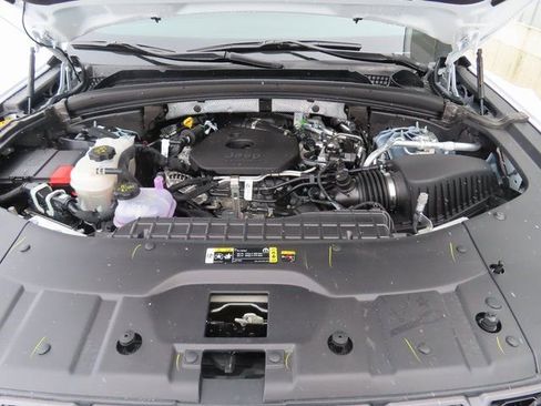 New 2026 Jeep Grand Cherokee Limited w/ Limited Altitude Package AWD/4WD image 13