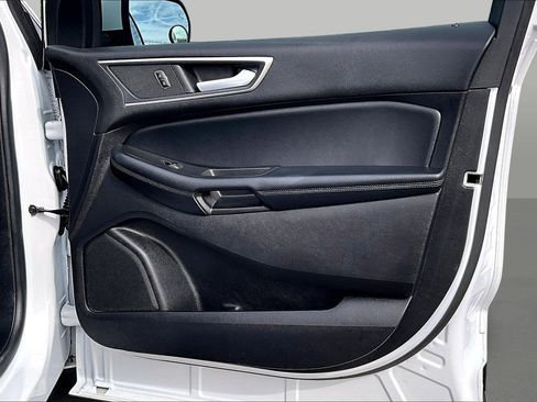 Used 2021 Ford Edge SEL w/ Convenience Package image 18