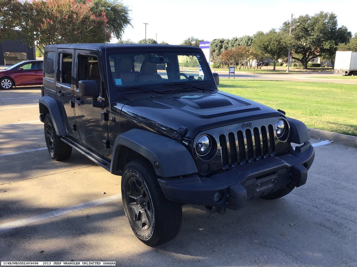 Used 2013 Jeep Wrangler Unlimited Sahara AWD/4WD image 4