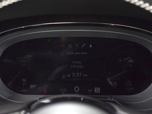 Certified 2023 Bentley Bentayga image 29