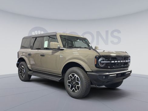 New 2026 Ford Bronco Outer Banks AWD/4WD image 10