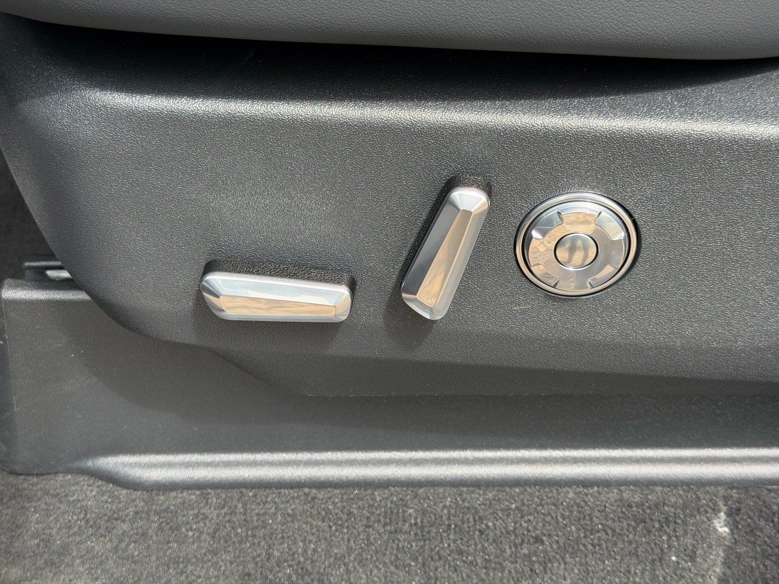 New 2026 Lincoln Navigator Reserve AWD/4WD image 28