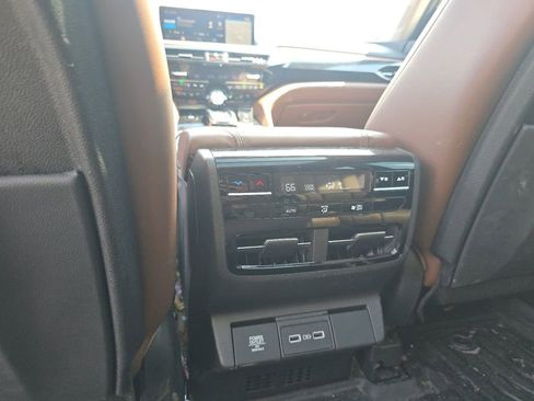 Used 2024 Acura MDX SH-AWD w/ Technology Package image 25