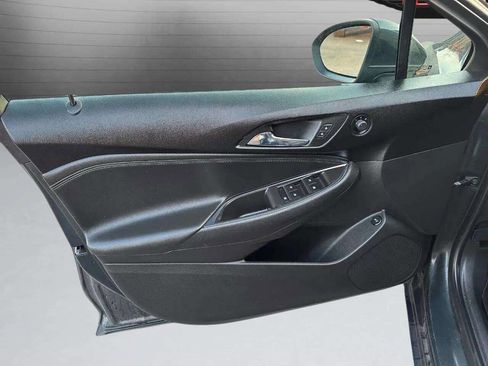 Used 2017 Chevrolet Cruze Premier image 29