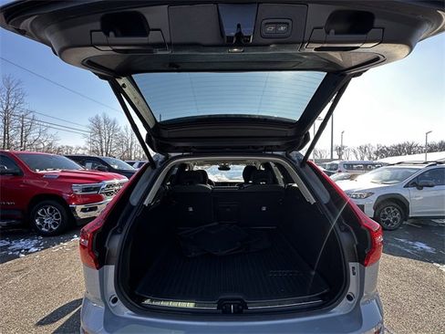 Used 2024 Volvo XC60 B5 Plus image 40