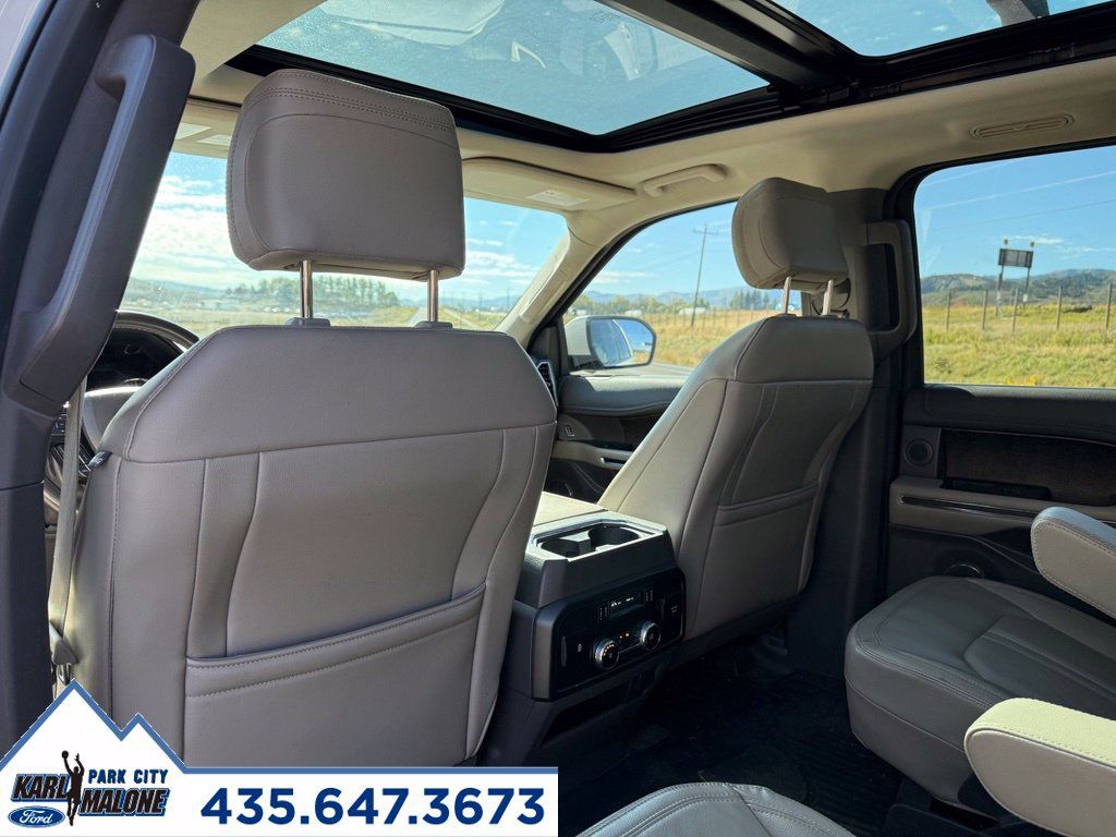 Used 2018 Ford Expedition Limited w/ Equipment Group 302A AWD/4WD image 30