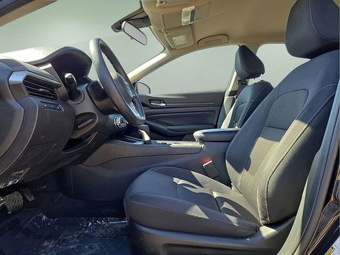 Used 2025 Nissan Altima 2.5 SV image 21