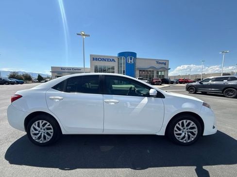 Used 2019 Toyota Corolla LE w/ Carpet Mat Package (TMS) FWD image 3