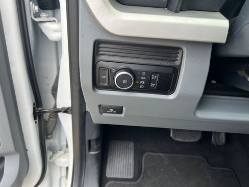Used 2024 Ford F250 XLT AWD/4WD image 19