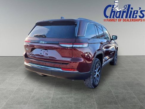 New 2025 Jeep Grand Cherokee Limited w/ Luxury Tech Group II AWD/4WD image 4