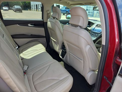 Used 2017 Lincoln MKX Select w/ Select Plus Package AWD/4WD image 11