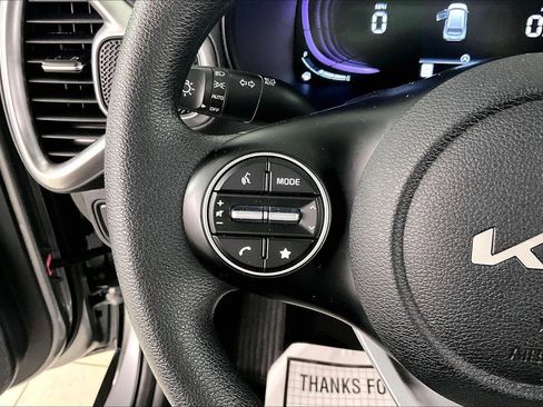 Used 2025 Kia Soul LX FWD image 10