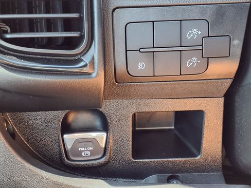 Used 2025 RAM ProMaster 2500 w/ Convenience Group FWD image 10