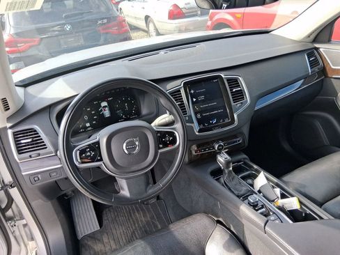 Used 2019 Volvo XC90 T6 Momentum AWD/4WD image 7