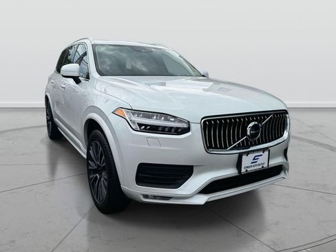 Used 2022 Volvo XC90 T6 Momentum w/ Climate Package image 1
