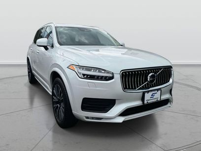 Used 2022 Volvo XC90 T6 Momentum w/ Climate Package