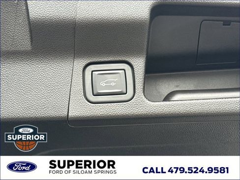 Used 2023 GMC Acadia SLE w/ Driver Convenience Package FWD image 12