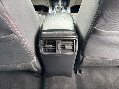 Used 2018 Nissan Rogue SV FWD image 25