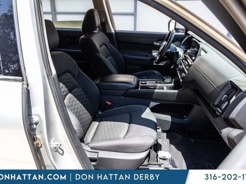 Used 2023 Nissan Pathfinder SV AWD/4WD image 25