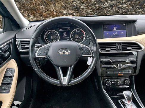 Used 2018 INFINITI QX30 Premium w/ Cargo Package image 5