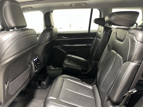 Used 2021 Jeep Grand Cherokee L Limited AWD/4WD image 31
