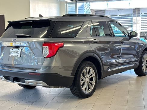 Used 2023 Ford Explorer XLT w/ Equipment Group 202A image 4