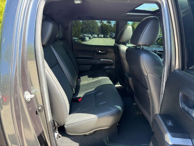 Used 2022 Toyota Tacoma Limited AWD/4WD image 16