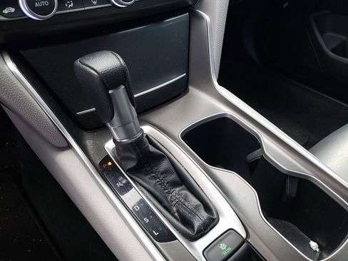 Used 2019 Honda Accord LX image 14