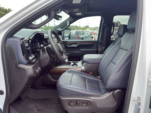 Used 2024 Chevrolet Silverado 2500 High Country w/ High Country Premium Package AWD/4WD image 16