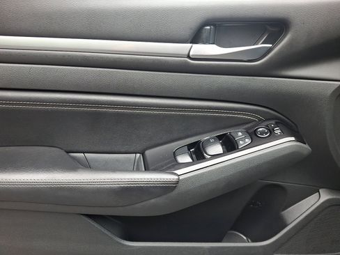Certified 2023 Nissan Altima 2.5 SV w/ SV Premium Package FWD image 12