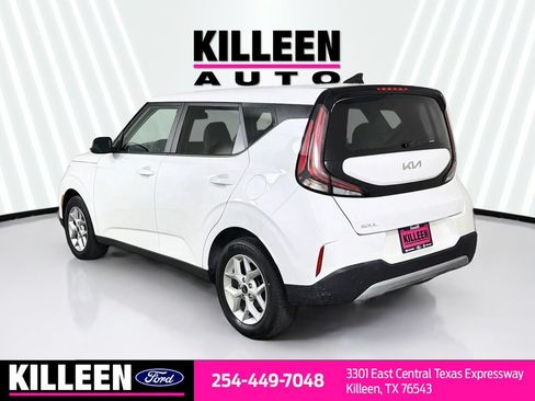 Used 2025 Kia Soul LX w/ LX Technology Package FWD image 7