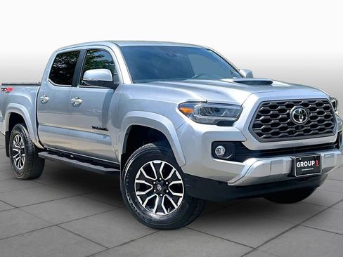 Used 2023 Toyota Tacoma TRD Sport w/ TRD Premium Sport Package AWD/4WD image 3