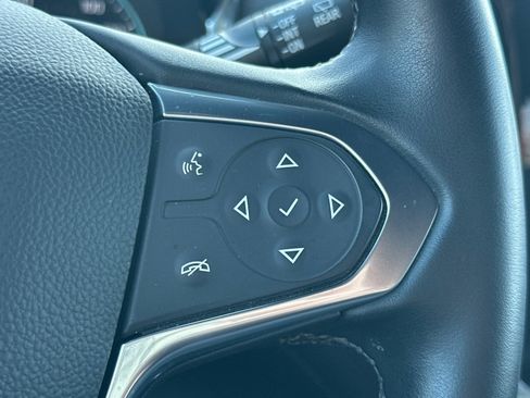 Used 2023 Chevrolet Traverse LT image 38