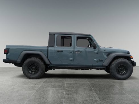 Used 2025 Jeep Gladiator Sport image 6