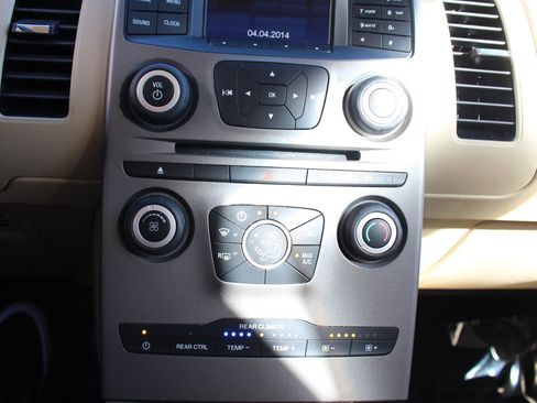 Used 2018 Ford Flex SE image 23