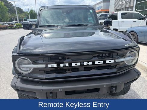 Used 2023 Ford Bronco Outer Banks AWD/4WD image 2