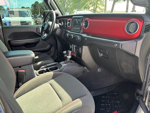 Used 2021 Jeep Gladiator Rubicon w/ Trailer Tow Package AWD/4WD image 21