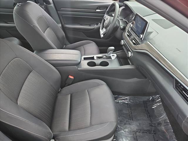 Used 2025 Nissan Altima 2.5 SV FWD image 24