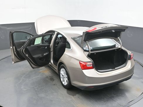 Used 2025 Chevrolet Malibu LT FWD image 40