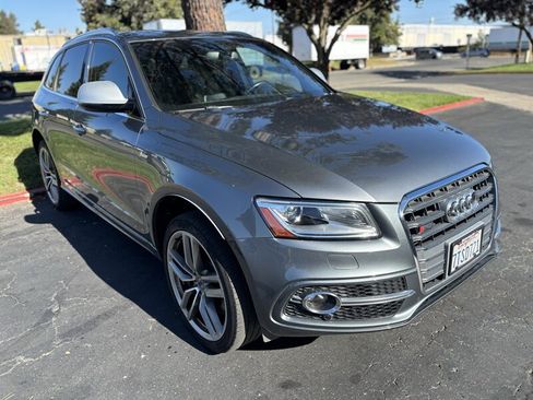 Used 2016 Audi SQ5 Premium Plus w/ Technology Package AWD/4WD image 3