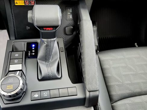 Used 2025 Toyota Tacoma TRD Sport w/ TRD Sport Premium Package AWD/4WD image 37