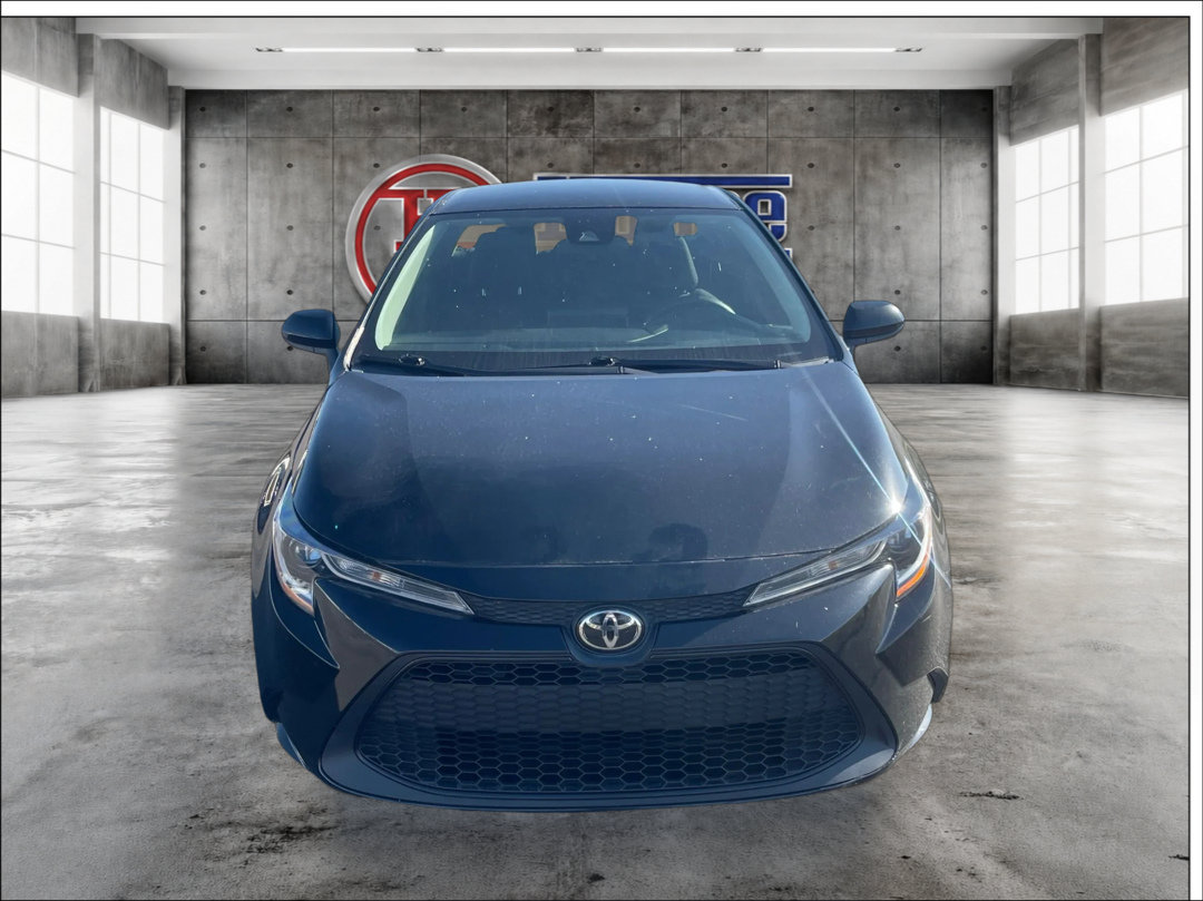 Used 2022 Toyota Corolla LE FWD image 2